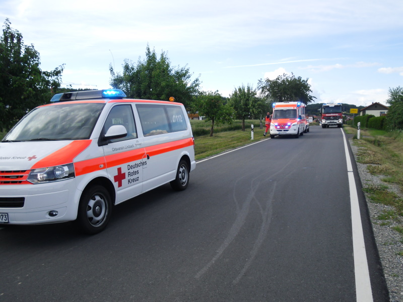 HvO Limbach Einsatzfahrzeug am Ortsausgang Limbach mit Feuerwehr