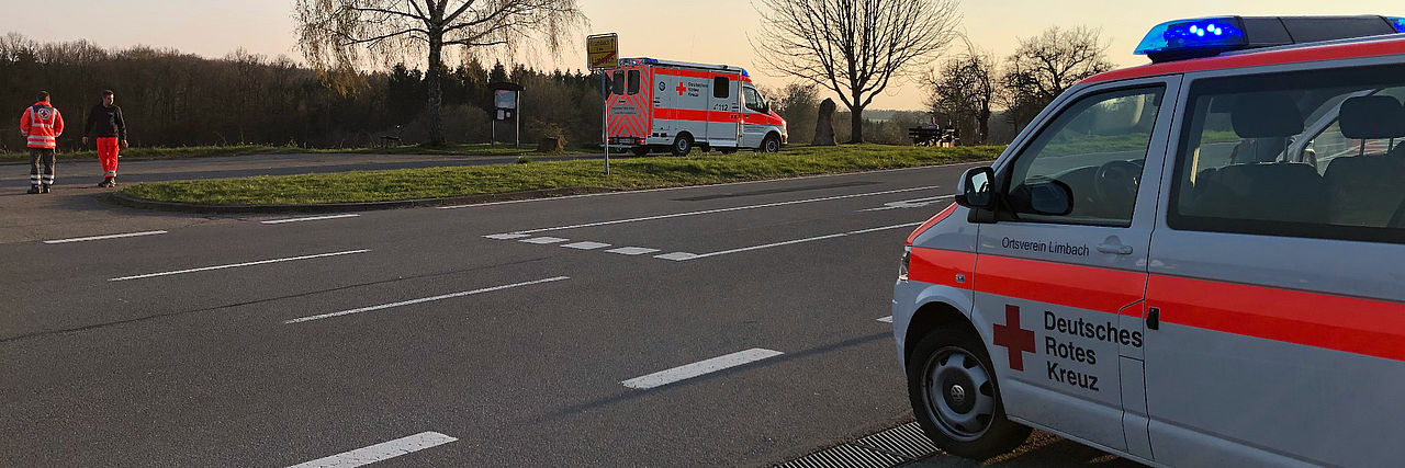 HVO Einsatzfahrzeug und Rettungswagen am Hirschberg HVO Einsatzfahrzeug und Rettungswagen am Hirschberg