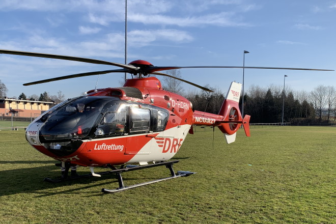 Rettungshubschrauber ist auf dem Limbacher Sportplatz gelandet